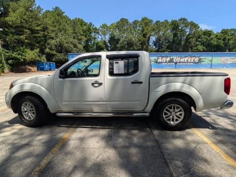 Used 2019 Nissan Frontier SV RWD image 10