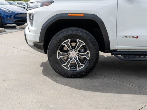 Used 2024 GMC Canyon AT4 w/ AT4 Premium Package AWD/4WD image 28