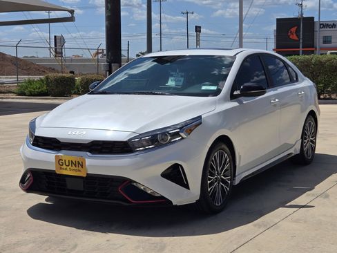 Used 2024 Kia Forte GT-Line w/ GT-Line Premium Package FWD image 3