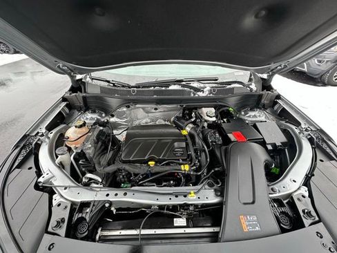 Used 2024 Chevrolet Trax ACTIV w/ Sunroof Package image 16