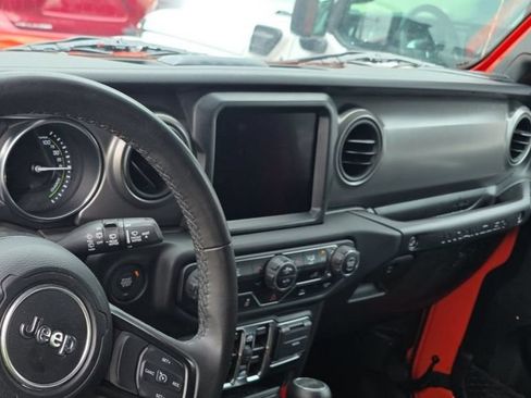 Used 2023 Jeep Wrangler Unlimited w/ Sun & Screen Package AWD/4WD image 6