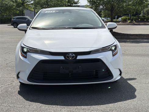 Used 2023 Toyota Corolla LE w/ Carpet Mat Package (TMS) FWD image 31