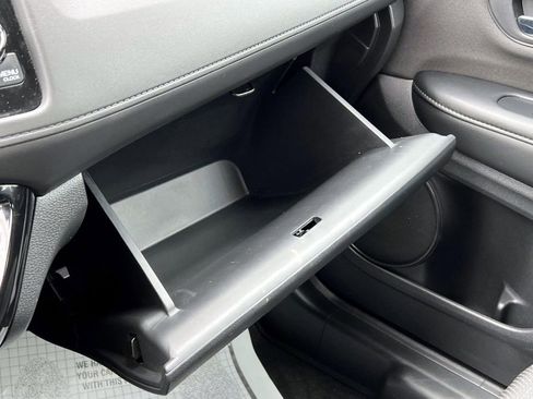 Used 2020 Honda HR-V LX image 38