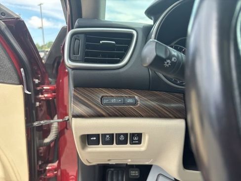 Used 2016 Nissan Maxima Platinum FWD image 16