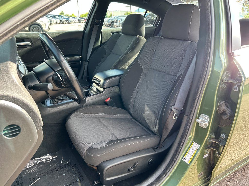 Used 2021 Dodge Charger SXT w/ Blacktop Package AWD/4WD image 15