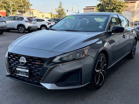 Used 2024 Nissan Altima 2.5 SR FWD image 7
