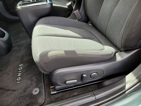 Certified 2025 Hyundai Ioniq 5 SE image 14