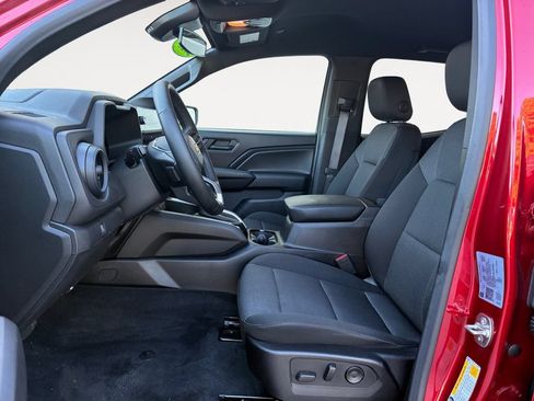 Used 2025 Chevrolet Colorado W/T w/ WT Custom Package RWD image 9