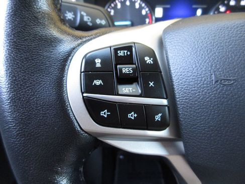 Used 2021 Ford Explorer XLT w/ Equipment Group 202A RWD image 15