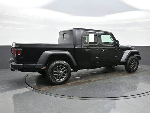 Used 2021 Jeep Gladiator Sport image 6