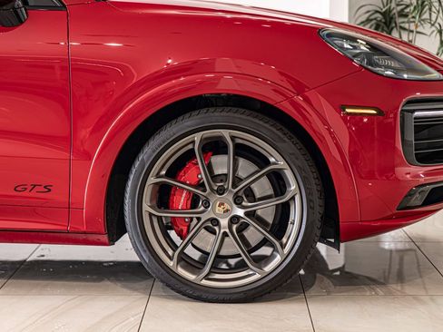 Used 2022 Porsche Cayenne GTS AWD/4WD image 10