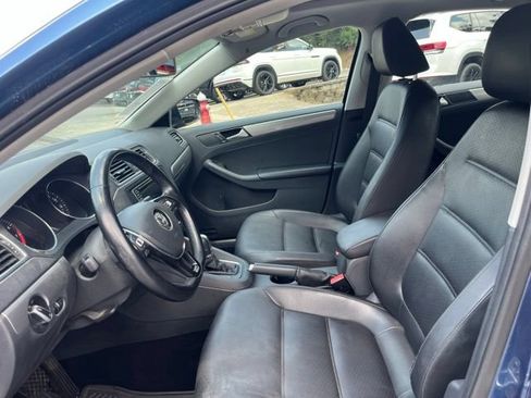 Used 2018 Volkswagen Jetta SE FWD image 7