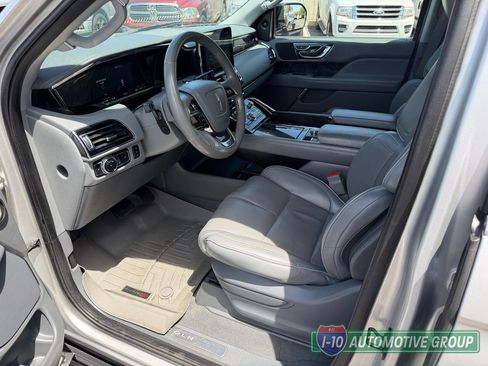 Used 2019 Lincoln Navigator Select RWD image 13