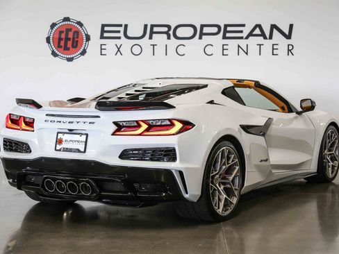 Used 2025 Chevrolet Corvette ZR1 w/ Battery Protection Package RWD image 12