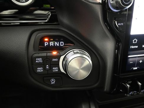 Used 2025 RAM 1500 Laramie AWD/4WD image 32