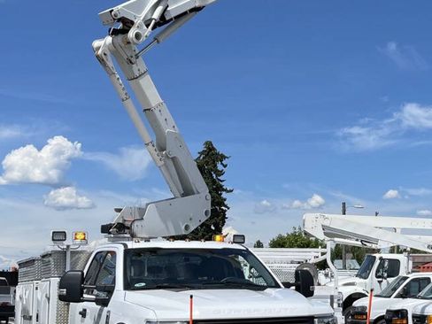 Used 2017 Ford F550 4x4 SuperCab Super Duty image 23