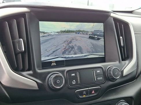 Certified 2024 GMC Terrain SLT FWD image 18