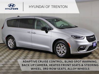 Used 2024 Chrysler Pacifica Touring-L