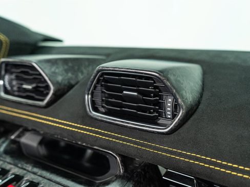 Used 2019 Lamborghini Huracan Performante AWD/4WD image 82