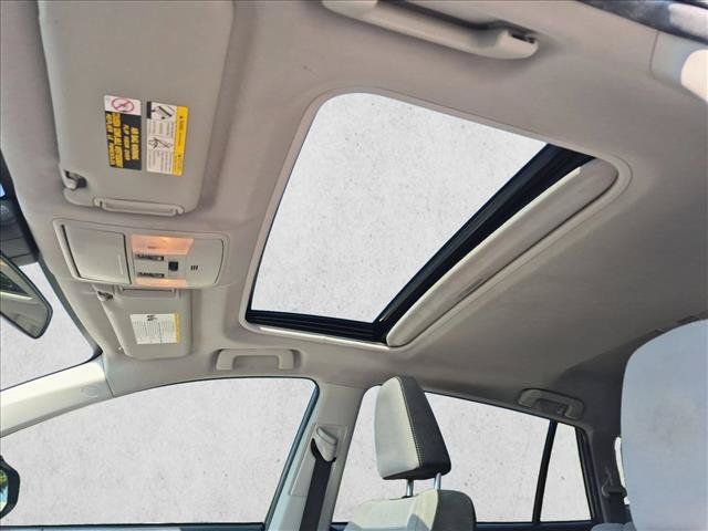 Used 2018 Toyota RAV4 XLE FWD image 15