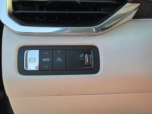 Used 2024 GMC Acadia Denali w/ Super Cruise Package image 30