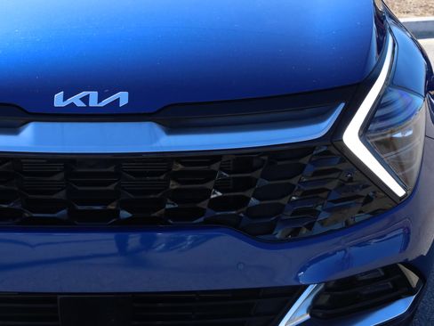 Used 2025 Kia Sportage SX image 20