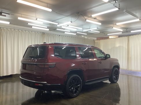 Used 2024 Jeep Wagoneer Series II AWD/4WD image 5