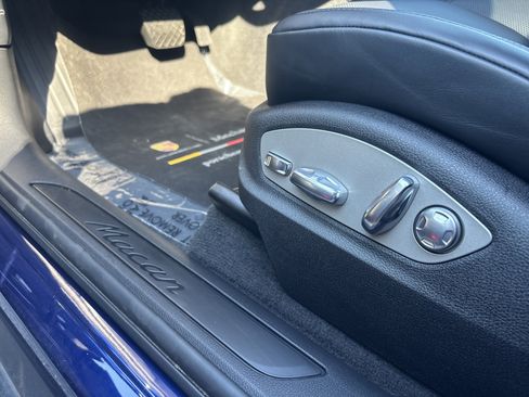 Certified 2026 Porsche Macan AWD/4WD image 28