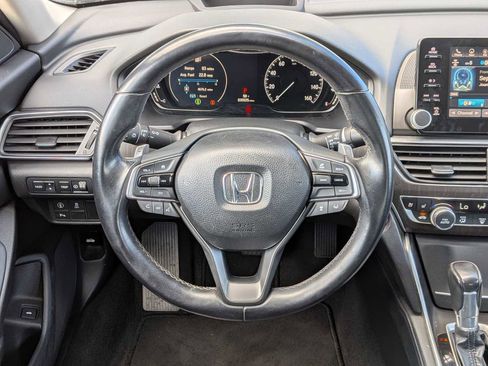 Used 2018 Honda Accord Touring image 18