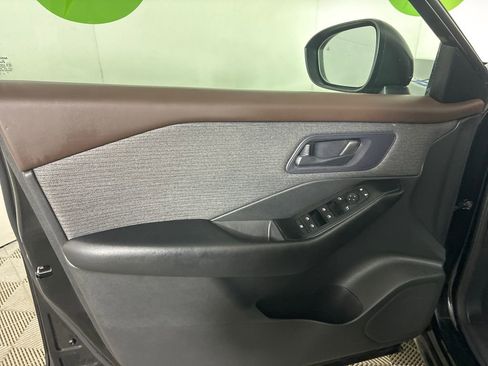 Used 2023 Nissan Rogue S AWD/4WD image 22