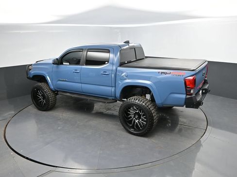 Used 2019 Toyota Tacoma TRD Sport AWD/4WD image 27