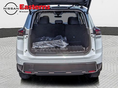 New 2026 Nissan Rogue SV AWD/4WD image 10