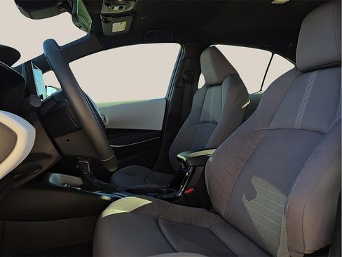 Used 2024 Toyota Corolla SE image 12