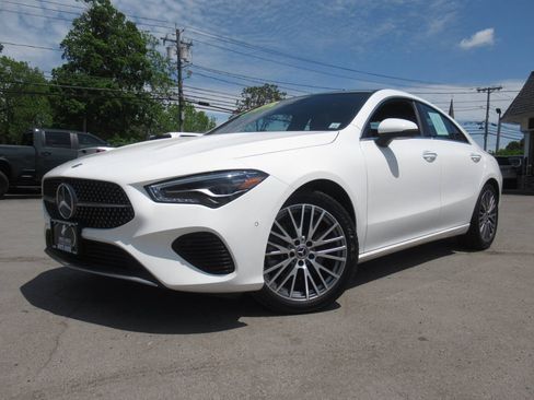 Used 2025 Mercedes-Benz CLA 250 4MATIC image 35