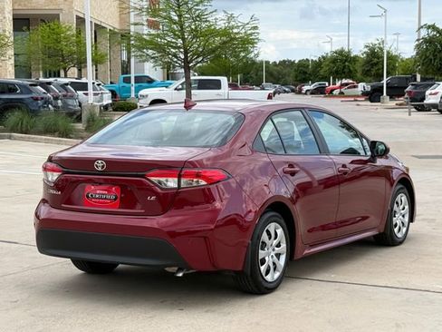 Used 2026 Toyota Corolla LE image 4