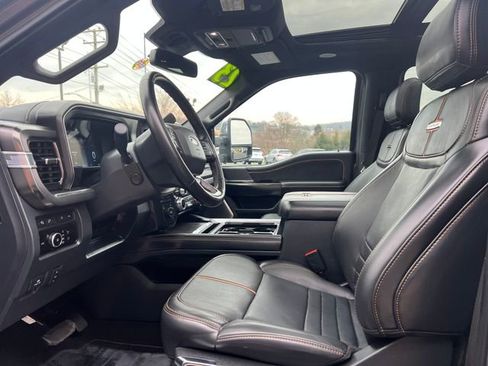 Used 2023 Ford F350 Platinum image 17