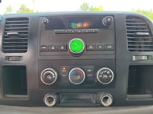 Used 2007 Chevrolet Silverado 1500 W/T w/ Fleet Convenience Package AWD/4WD image 14