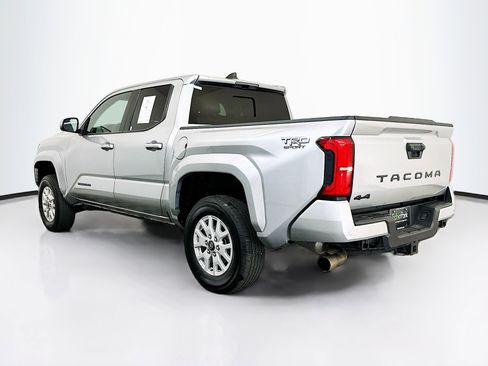 Used 2025 Toyota Tacoma TRD Sport w/ TRD Sport Upgrade Package image 5
