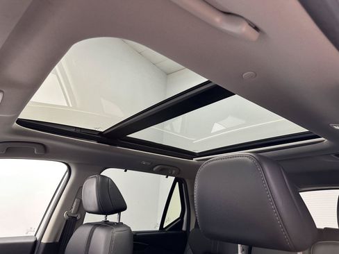 Certified 2024 Honda Pilot Touring image 18