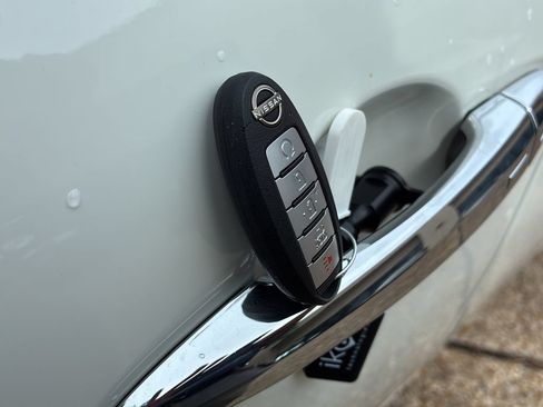 Used 2025 Nissan Altima 2.5 SV FWD image 48