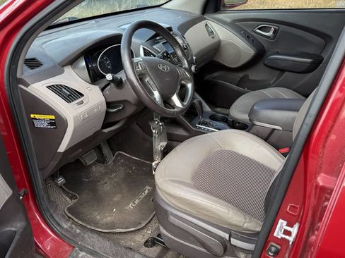 Used 2011 Hyundai Tucson GLS FWD image 3