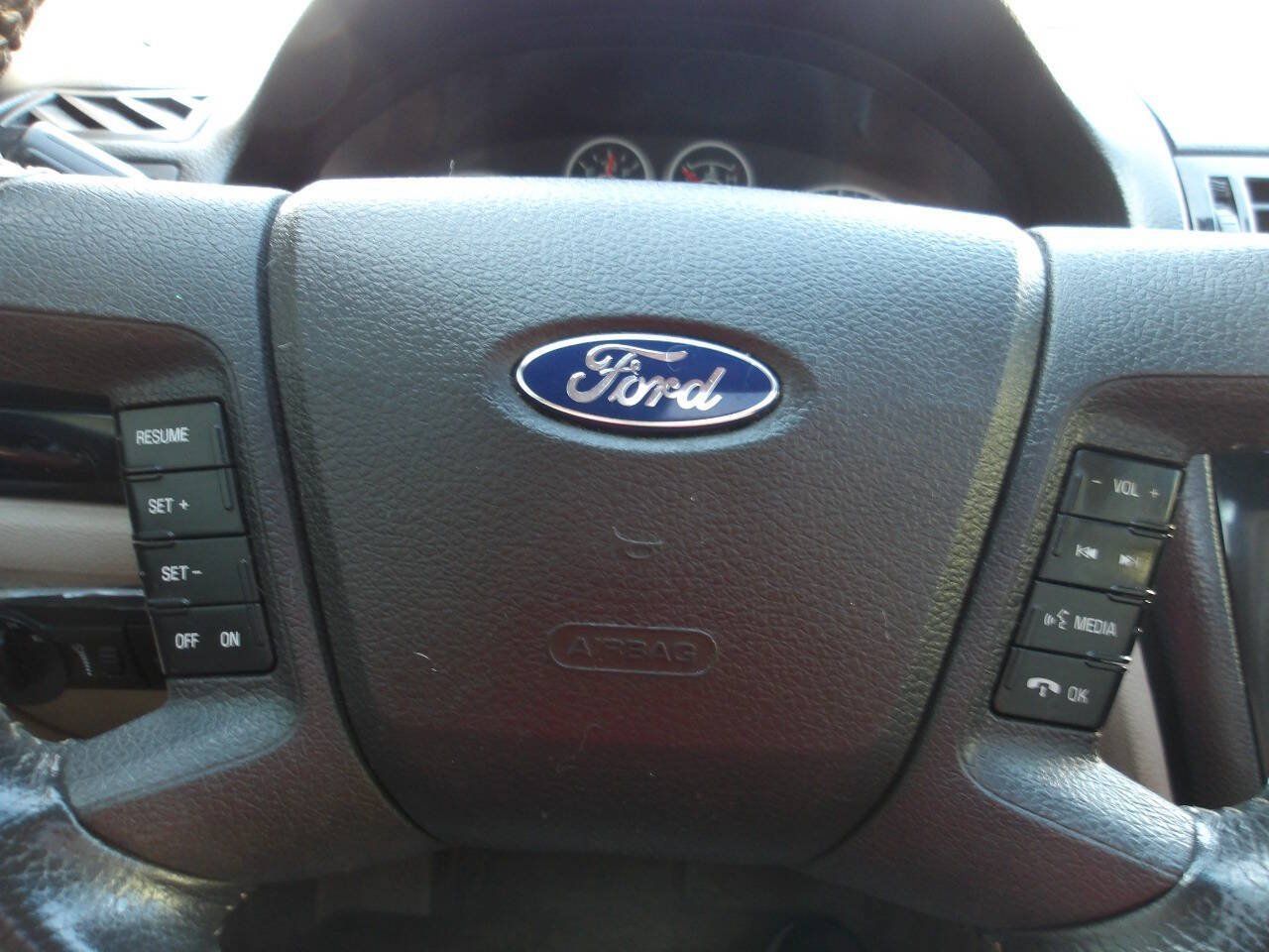 Used 2008 Ford Fusion SEL FWD image 17