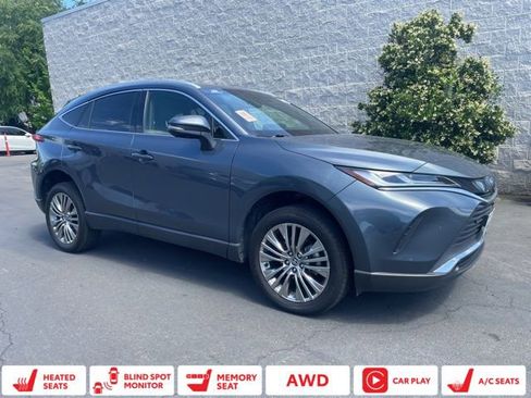 Used 2022 Toyota Venza Limited image 1