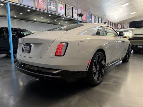 Used 2025 Rolls-Royce Spectre w/ Spectre Launch Package AWD/4WD image 5