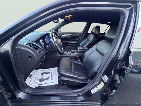 Used 2011 Chrysler 300 Limited RWD image 13