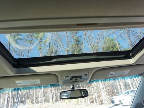 Used 2014 Toyota Sienna XLE image 14