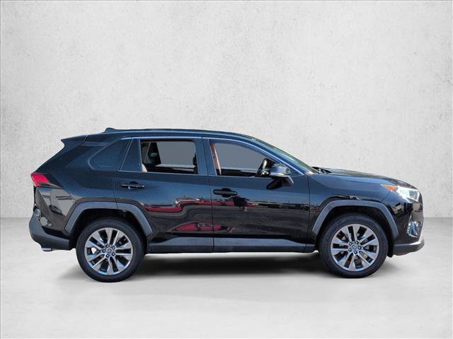 Used 2019 Toyota RAV4 XLE Premium FWD image 5