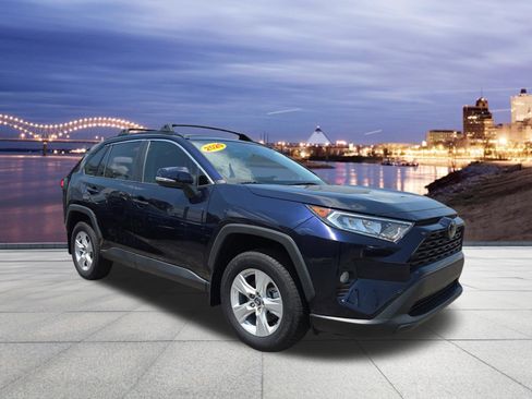 Used 2020 Toyota RAV4 XLE w/ Convenience Package AWD/4WD image 4