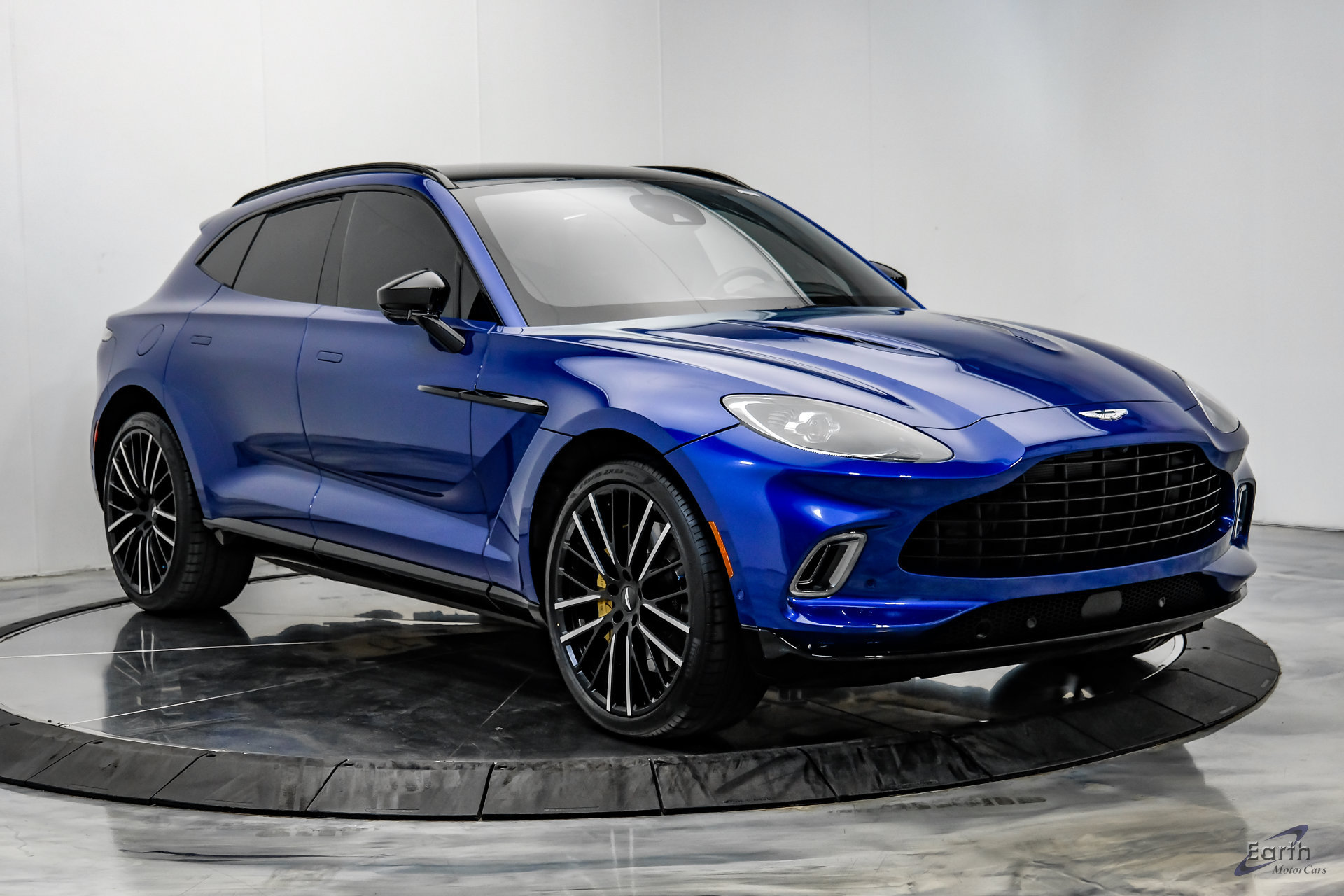 Used 2023 Aston Martin DBX AWD/4WD image 19