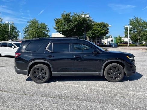 Used 2025 Honda Pilot Black Edition image 5
